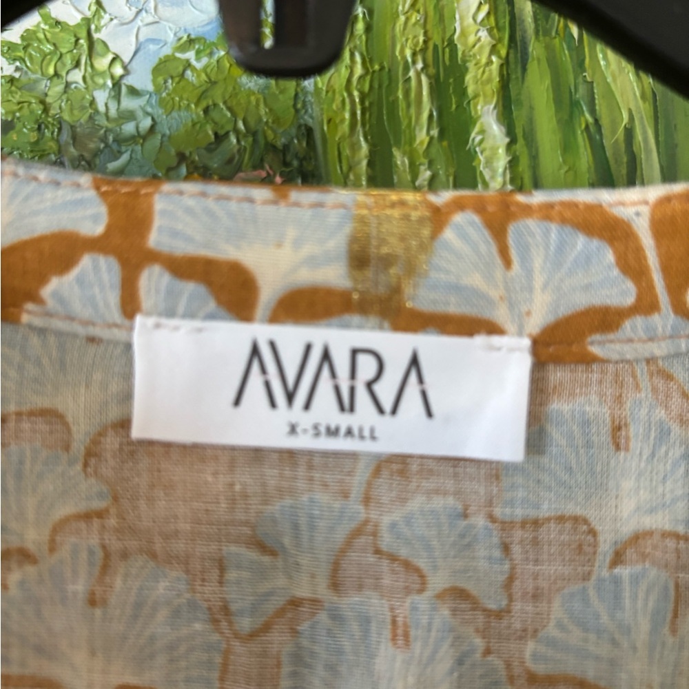 Avara Blouse Gold and White - Picture 2 of 7